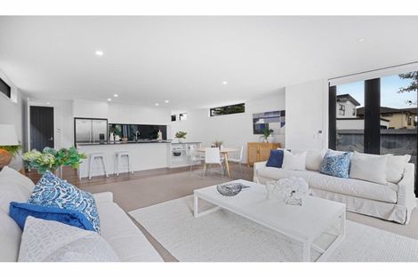 Photo of property in 2/3 Taylors Avenue, Bryndwr, Christchurch, 8052