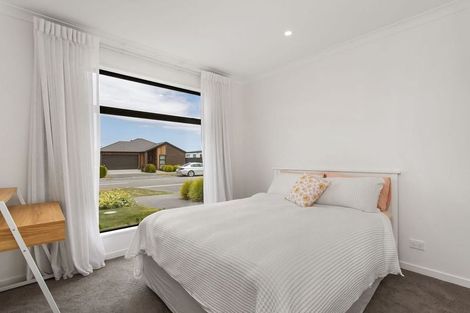 Photo of property in 52 Manakura Street, Russley, Christchurch, 8042