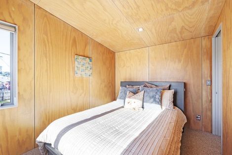 Photo of property in 29 Third Avenue, Urenui, 4377