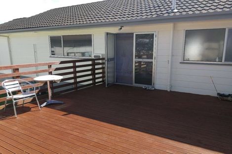 Photo of property in 13 Merida Place, Unsworth Heights, Auckland, 0632