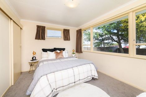 Photo of property in 5 Acacia Street, Kelvin Grove, Palmerston North, 4414