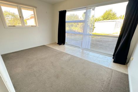 Photo of property in 4 Staveley Avenue, Mount Roskill, Auckland, 1041