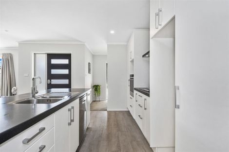 Photo of property in 46 Kapuka Street, Papamoa Beach, Papamoa, 3118