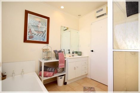 Photo of property in 3 Ferry Street, Foxton Beach, Foxton, 4815