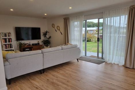 Photo of property in 4 Simcox Street, Otaki Beach, Otaki, 5512