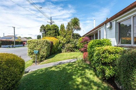 Photo of property in 2/25 Avonhead Road, Avonhead, Christchurch, 8042