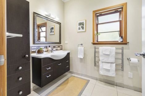 Photo of property in 201 Townsend Road, Miramar, Wellington, 6022