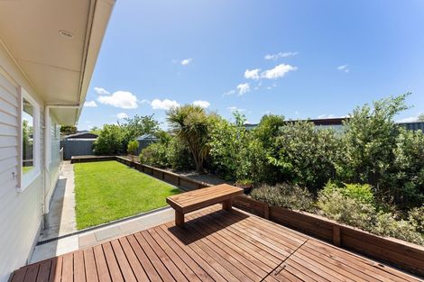 Photo of property in 8 Essex Place, Milson, Palmerston North, 4414