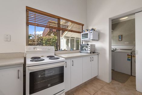 Photo of property in 1/1 Oaktree Avenue, Browns Bay, Auckland, 0630