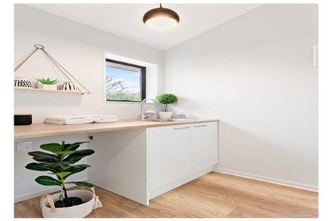 Photo of property in 5/153a Te Atatu Road, Te Atatu South, Auckland, 0610