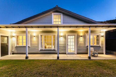 Photo of property in 76 Tilley Road, Paekakariki, 5034