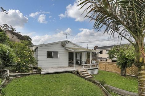 Photo of property in 2/125 Beach Haven Road, Beach Haven, Auckland, 0626