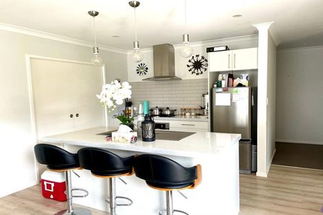 Photo of property in 22 Lakeside Terrace, Omokoroa, 3114