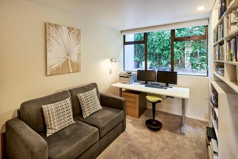 Photo of property in 1/326 Oriental Parade, Oriental Bay, Wellington, 6011