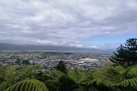 Photo of property in 5 Jacaranda Grove, Maungaraki, Lower Hutt, 5010