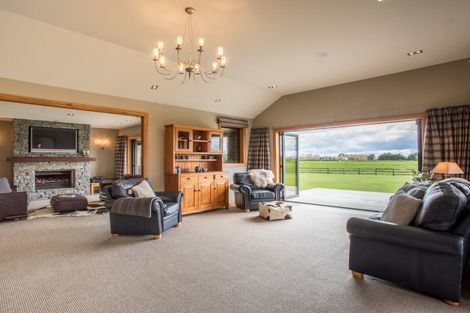 Photo of property in 1059d Winton Lorneville Highway, Lochiel, Winton, 9781