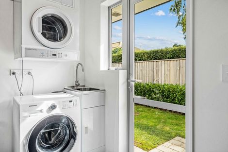 Photo of property in 2/3 Nyoli Street, Northcote, Christchurch, 8052