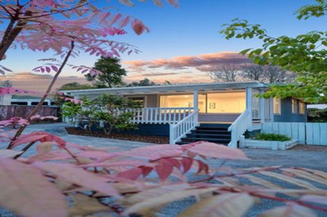 Photo of property in 3/99a View Road, Sunnyvale, Auckland, 0612