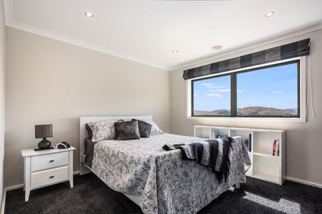 Photo of property in 13 Canary Way, Whitby, Porirua, 5024