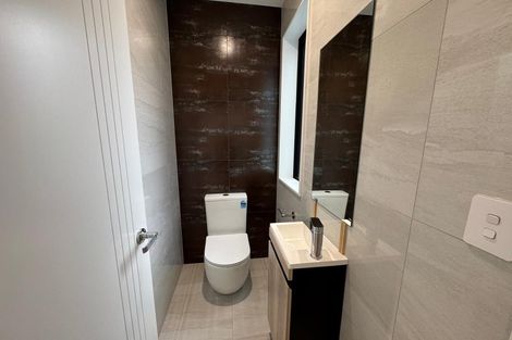 Photo of property in 3/90 Picasso Drive, West Harbour, Auckland, 0618