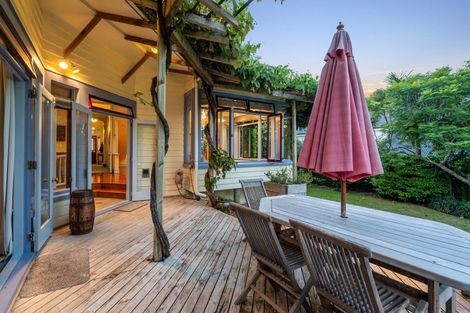 Photo of property in 17 Herne Bay Road, Herne Bay, Auckland, 1011