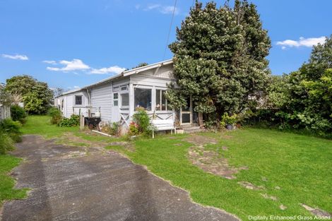 Photo of property in 115 Cornfoot Street, Castlecliff, Whanganui, 4501