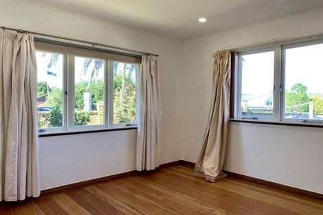 Photo of property in 86 Mcleod Road, Te Atatu South, Auckland, 0610