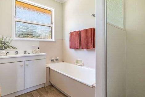 Photo of property in 19 Warwick Place, Brookfield, Tauranga, 3110