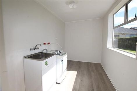 Photo of property in 48 Oxford Street, South Dunedin, Dunedin, 9012