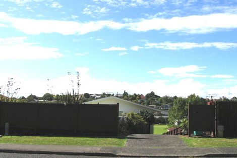 Photo of property in 41 Compton Street, Hillcrest, Auckland, 0627