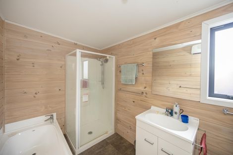 Photo of property in 2 East Road, Otematata, 9412