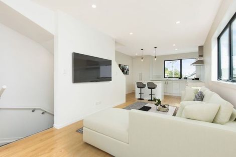 Photo of property in 3 Mokopiko Court, Beach Haven, Auckland, 0626