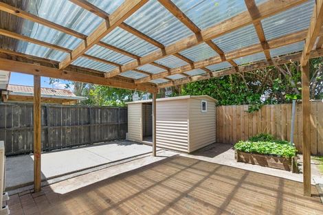 Photo of property in 1 Neta Grove, Henderson, Auckland, 0612