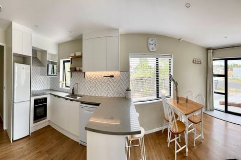 Photo of property in 2/4 Roseburn Place, Pakuranga, Auckland, 2010