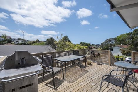 Photo of property in 3 Theban Place, Totara Vale, Auckland, 0629