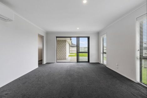 Photo of property in 27 Furlong Road, Papamoa, 3118