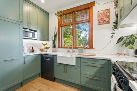 Photo of property in 18 Parsons Street, Saint Johns Hill, Whanganui, 4501