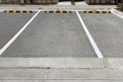 Photo of property in 24 Hoopers Road, Glen Eden, Auckland, 0602