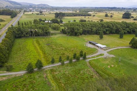 Photo of property in 173 State Highway 1, Waikanae, 5391