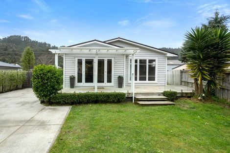 Photo of property in 6a Petherick Street, Taita, Lower Hutt, 5011