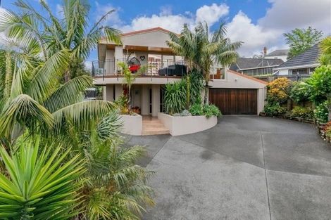 Photo of property in 3 Tanglewood Place, Cockle Bay, Auckland, 2014