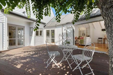 Photo of property in 9 Kotare Street, Fendalton, Christchurch, 8041