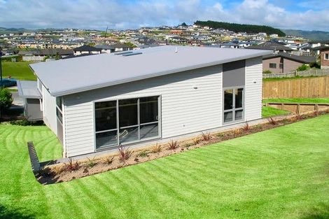 Photo of property in 11 Fiordland Place, Aotea, Porirua, 5024