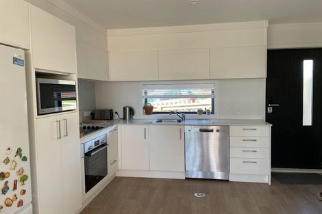 Photo of property in 2f Tramway Road, Beach Haven, Auckland, 0626