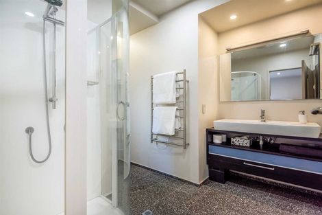 Photo of property in 42 Ravenwood Drive, Forrest Hill, Auckland, 0620