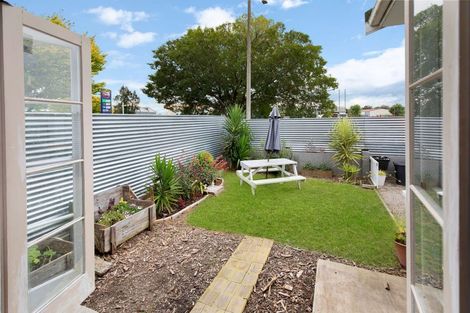 Photo of property in 256 Tremaine Avenue, Highbury, Palmerston North, 4412