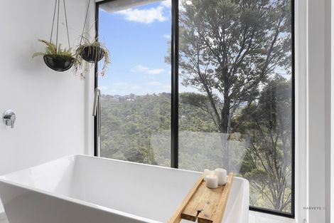 Photo of property in 182 Scenic Drive, Titirangi, Auckland, 0604