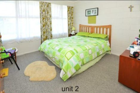 Photo of property in 81 Pupuke Road, Northcote, Auckland, 0627