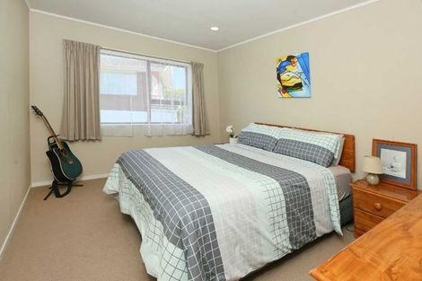Photo of property in 1/122 Waimumu Road, Massey, Auckland, 0614