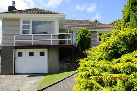 Photo of property in 17 Hollies Crescent, Johnsonville, Wellington, 6037